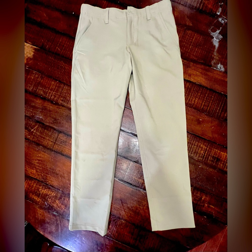 UA Flat Front Golf Style Pants